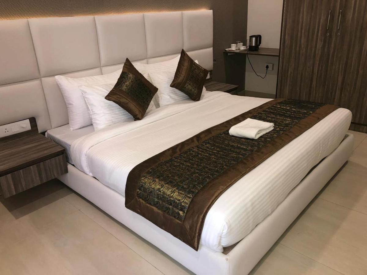 Mavens Inn Gurgaon Exterior photo