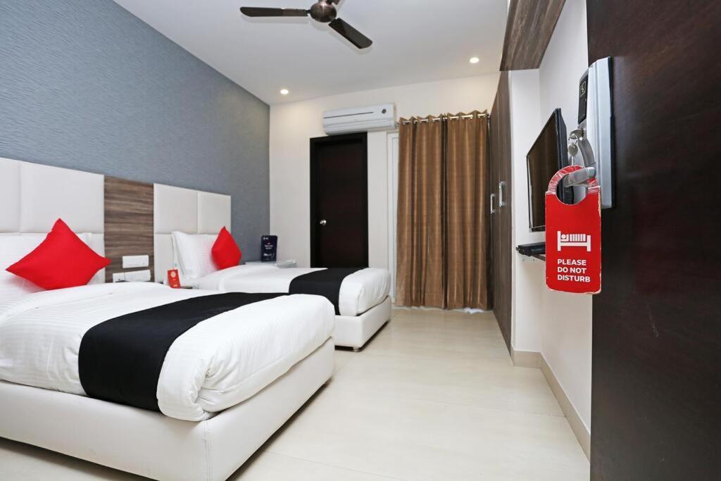 Mavens Inn Gurgaon Exterior photo