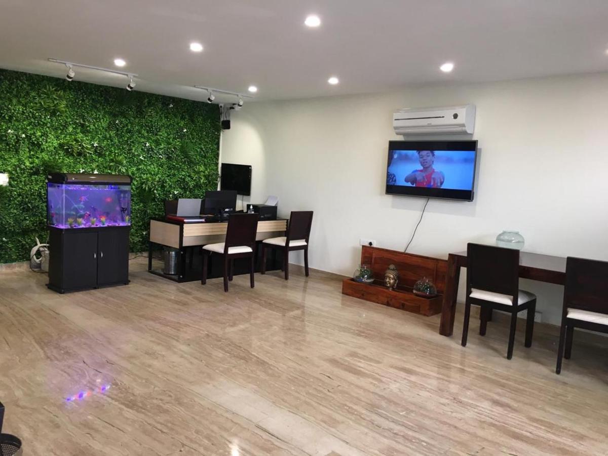 Mavens Inn Gurgaon Exterior photo
