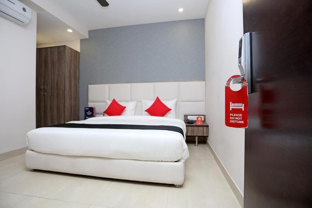 Mavens Inn Gurgaon Exterior photo